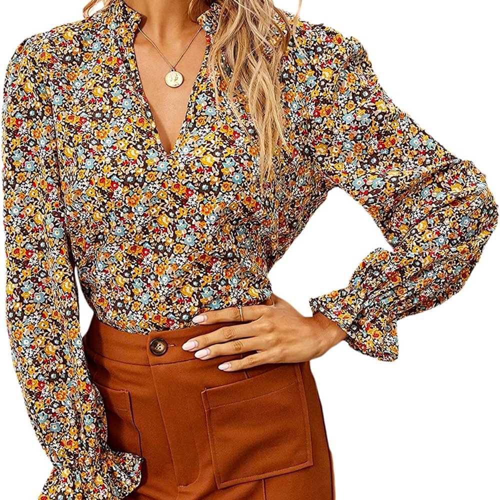 NWOT Floral blouse